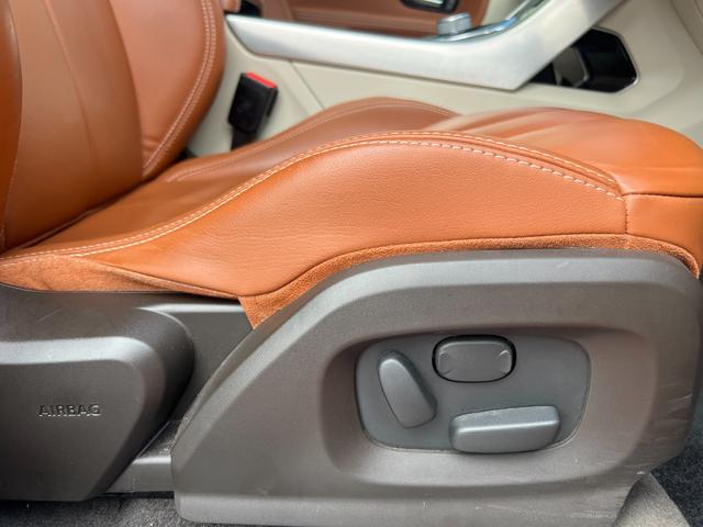 レンジローバーイヴォーク プレステージ　パノラマガラスルーフ　レザーシート　ナビ　Ｂｌｕｅｔｏｏｔｈ　ＥＴＣ　バックカメラ　パワートランク　シートヒータ　パワーシート　ＦＲコーナーセンサー　クルコン　ステアリングヒーター　スマキー　１９ＡＷ（69枚目）