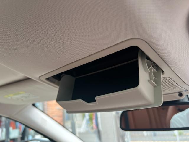 レンジローバーイヴォーク プレステージ　パノラマガラスルーフ　レザーシート　ナビ　Ｂｌｕｅｔｏｏｔｈ　ＥＴＣ　バックカメラ　パワートランク　シートヒータ　パワーシート　ＦＲコーナーセンサー　クルコン　ステアリングヒーター　スマキー　１９ＡＷ（72枚目）