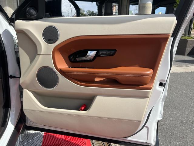 レンジローバーイヴォーク プレステージ　パノラマガラスルーフ　レザーシート　ナビ　Ｂｌｕｅｔｏｏｔｈ　ＥＴＣ　バックカメラ　パワートランク　シートヒータ　パワーシート　ＦＲコーナーセンサー　クルコン　ステアリングヒーター　スマキー　１９ＡＷ（75枚目）