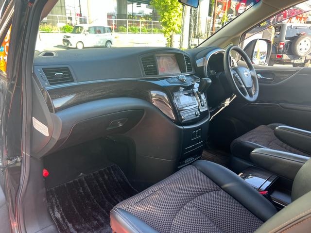 エルグランド ２５０ハイウェイスター　両側電動スライドドア　３６０°カメラ　純正ナビ　フルセグＴＶ　Ｂｌｕｅｔｏｏｔｈ　ＥＴＣ　後席モニター　プッシュスタート　オットマンシート　クリアランスソナー　キセノンライト　フォグライト（24枚目）