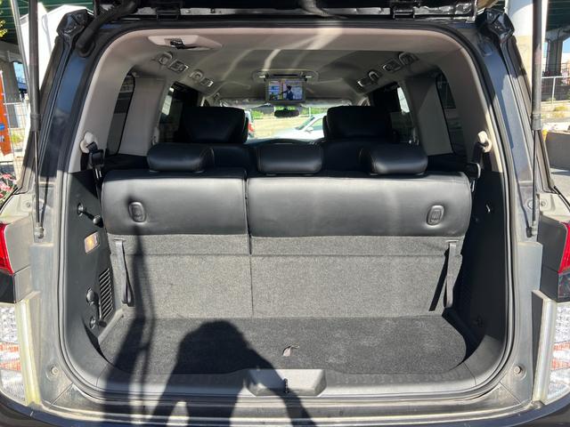 エルグランド ２５０ハイウェイスター　両側電動スライドドア　３６０°カメラ　純正ナビ　フルセグＴＶ　Ｂｌｕｅｔｏｏｔｈ　ＥＴＣ　後席モニター　プッシュスタート　オットマンシート　クリアランスソナー　キセノンライト　フォグライト（34枚目）