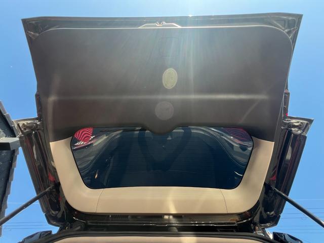 エルグランド ２５０ハイウェイスター　両側電動スライドドア　３６０°カメラ　純正ナビ　フルセグＴＶ　Ｂｌｕｅｔｏｏｔｈ　ＥＴＣ　後席モニター　プッシュスタート　オットマンシート　クリアランスソナー　キセノンライト　フォグライト（38枚目）