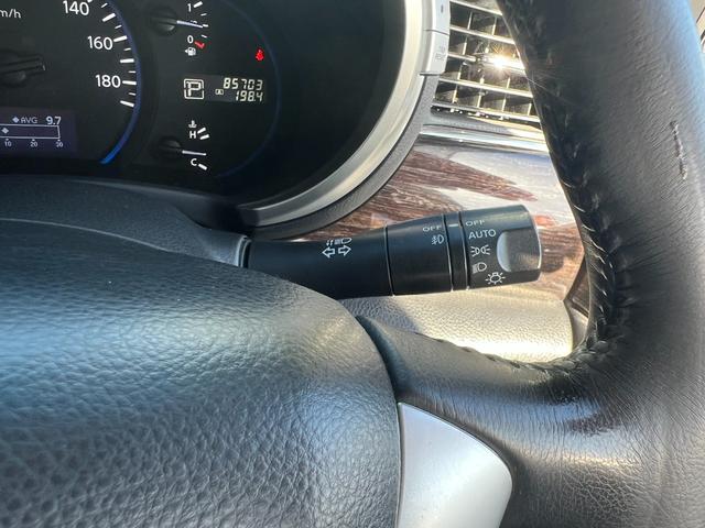 エルグランド ２５０ハイウェイスター　両側電動スライドドア　３６０°カメラ　純正ナビ　フルセグＴＶ　Ｂｌｕｅｔｏｏｔｈ　ＥＴＣ　後席モニター　プッシュスタート　オットマンシート　クリアランスソナー　キセノンライト　フォグライト（55枚目）