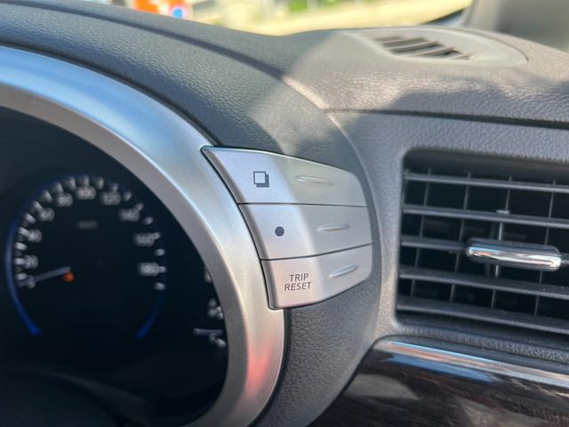 エルグランド ２５０ハイウェイスター　両側電動スライドドア　３６０°カメラ　純正ナビ　フルセグＴＶ　Ｂｌｕｅｔｏｏｔｈ　ＥＴＣ　後席モニター　プッシュスタート　オットマンシート　クリアランスソナー　キセノンライト　フォグライト（57枚目）