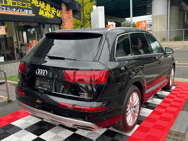 Ｑ７ ２．０ＴＦＳＩクワトロ　バーチャルコックピット　アダプティブエアサス　シートヒーター　純正ナビ　ＴＶ　３６０°カメラ　ＥＴＣ　パワーシート　パワートランク　クルコン　コーナーセンサー　純正２０アルミ　マトリクスＬＥＤライト（8枚目）