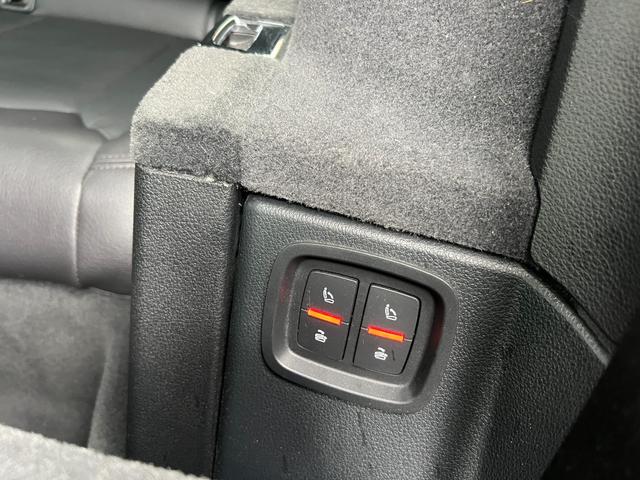 Ｑ７ ２．０ＴＦＳＩクワトロ　バーチャルコックピット　アダプティブエアサス　シートヒーター　純正ナビ　ＴＶ　３６０°カメラ　ＥＴＣ　パワーシート　パワートランク　クルコン　コーナーセンサー　純正２０アルミ　マトリクスＬＥＤライト（28枚目）