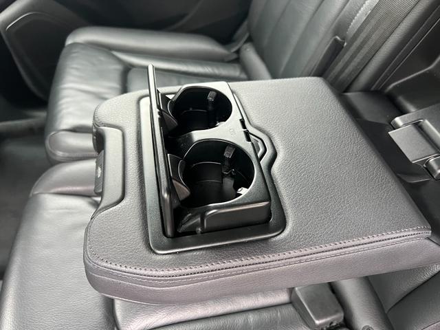 Ｑ７ ２．０ＴＦＳＩクワトロ　バーチャルコックピット　アダプティブエアサス　シートヒーター　純正ナビ　ＴＶ　３６０°カメラ　ＥＴＣ　パワーシート　パワートランク　クルコン　コーナーセンサー　純正２０アルミ　マトリクスＬＥＤライト（34枚目）