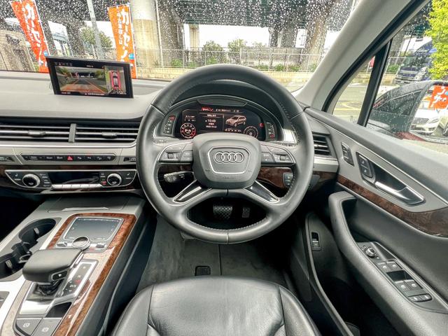Ｑ７ ２．０ＴＦＳＩクワトロ　バーチャルコックピット　アダプティブエアサス　シートヒーター　純正ナビ　ＴＶ　３６０°カメラ　ＥＴＣ　パワーシート　パワートランク　クルコン　コーナーセンサー　純正２０アルミ　マトリクスＬＥＤライト（46枚目）