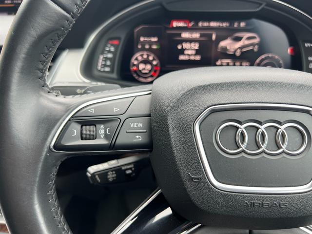 Ｑ７ ２．０ＴＦＳＩクワトロ　バーチャルコックピット　アダプティブエアサス　シートヒーター　純正ナビ　ＴＶ　３６０°カメラ　ＥＴＣ　パワーシート　パワートランク　クルコン　コーナーセンサー　純正２０アルミ　マトリクスＬＥＤライト（54枚目）