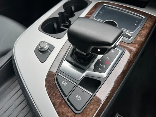 Ｑ７ ２．０ＴＦＳＩクワトロ　バーチャルコックピット　アダプティブエアサス　シートヒーター　純正ナビ　ＴＶ　３６０°カメラ　ＥＴＣ　パワーシート　パワートランク　クルコン　コーナーセンサー　純正２０アルミ　マトリクスＬＥＤライト（64枚目）