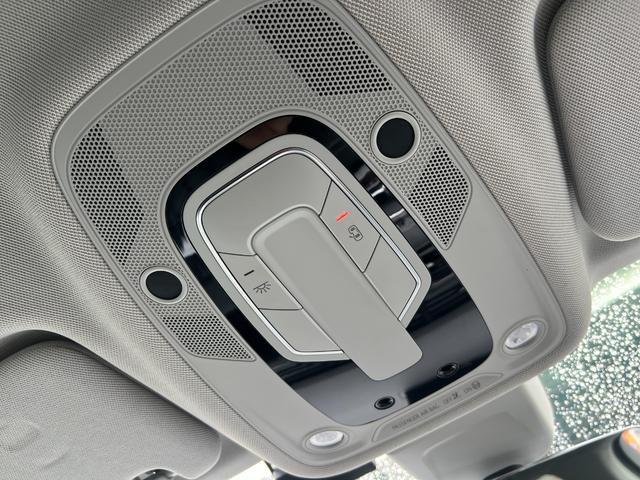 Ｑ７ ２．０ＴＦＳＩクワトロ　バーチャルコックピット　アダプティブエアサス　シートヒーター　純正ナビ　ＴＶ　３６０°カメラ　ＥＴＣ　パワーシート　パワートランク　クルコン　コーナーセンサー　純正２０アルミ　マトリクスＬＥＤライト（73枚目）