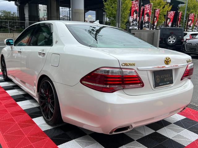 クラウン ロイヤルサルーン 純正ナビ 地デジTV Bluetooth バックカメラ ETC パワーシート クルーズコントロール オートライト フォグライト プッシュスタート スマートキー RAYS19インチアルミ(10枚目)