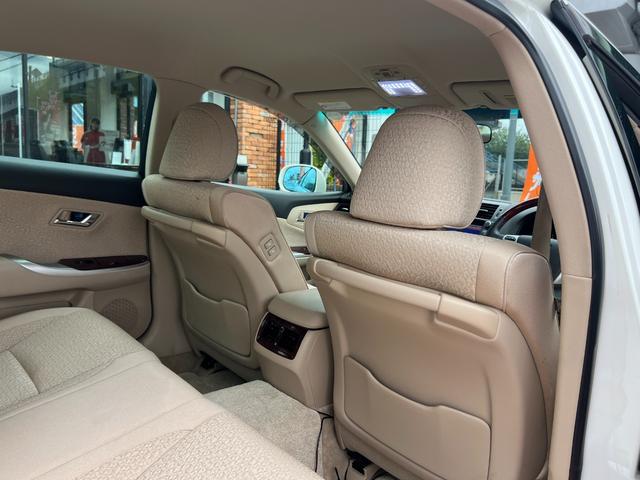 クラウン ロイヤルサルーン 純正ナビ 地デジTV Bluetooth バックカメラ ETC パワーシート クルーズコントロール オートライト フォグライト プッシュスタート スマートキー RAYS19インチアルミ(27枚目)