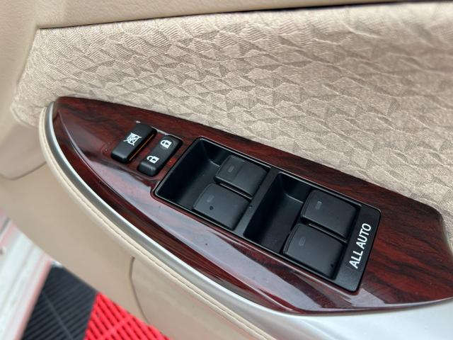 クラウン ロイヤルサルーン 純正ナビ 地デジTV Bluetooth バックカメラ ETC パワーシート クルーズコントロール オートライト フォグライト プッシュスタート スマートキー RAYS19インチアルミ(66枚目)