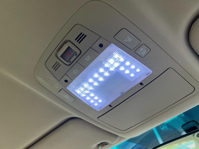 クラウン ロイヤルサルーン 純正ナビ 地デジTV Bluetooth バックカメラ ETC パワーシート クルーズコントロール オートライト フォグライト プッシュスタート スマートキー RAYS19インチアルミ(70枚目)