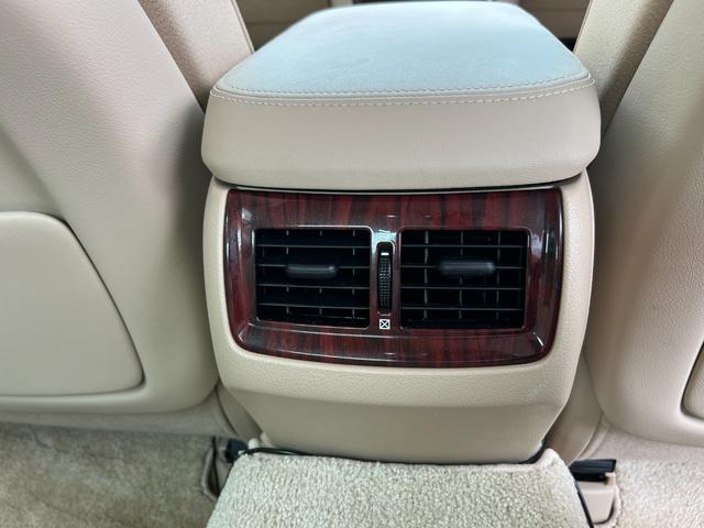 クラウン ロイヤルサルーン 純正ナビ 地デジTV Bluetooth バックカメラ ETC パワーシート クルーズコントロール オートライト フォグライト プッシュスタート スマートキー RAYS19インチアルミ(73枚目)