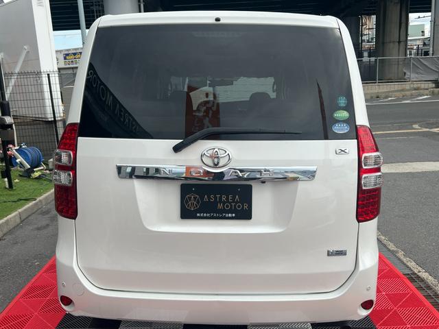 ノア X スペシャルエディション 両側電動スライドドア FRコーナーセンサー フリップダウンモニター 純正ナビ Bluetooth バックカメラ ETC プッシュスタート スマートキー 3列シート 社外15インチアルミ 8人乗り(11枚目)