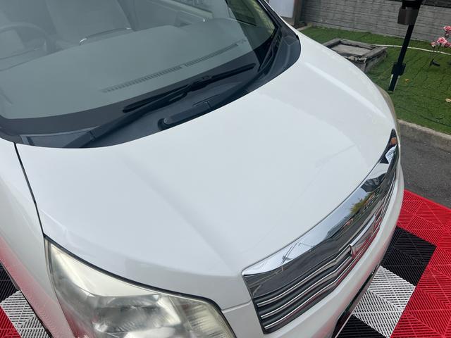 ノア X スペシャルエディション 両側電動スライドドア FRコーナーセンサー フリップダウンモニター 純正ナビ Bluetooth バックカメラ ETC プッシュスタート スマートキー 3列シート 社外15インチアルミ 8人乗り(16枚目)