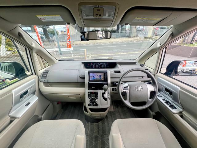 ノア X スペシャルエディション 両側電動スライドドア FRコーナーセンサー フリップダウンモニター 純正ナビ Bluetooth バックカメラ ETC プッシュスタート スマートキー 3列シート 社外15インチアルミ 8人乗り(22枚目)