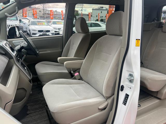 ノア X スペシャルエディション 両側電動スライドドア FRコーナーセンサー フリップダウンモニター 純正ナビ Bluetooth バックカメラ ETC プッシュスタート スマートキー 3列シート 社外15インチアルミ 8人乗り(24枚目)