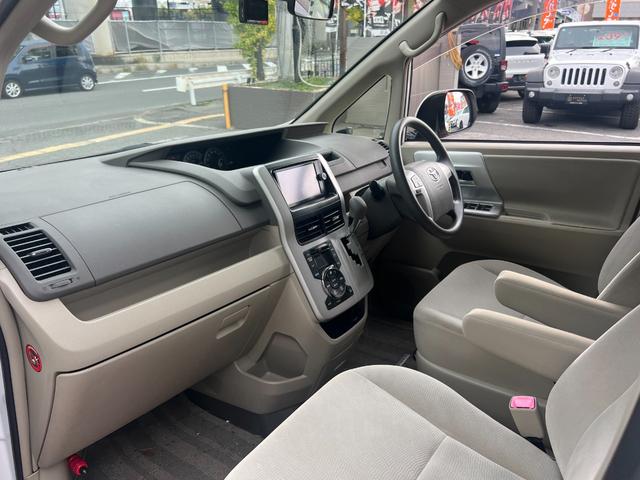 ノア X スペシャルエディション 両側電動スライドドア FRコーナーセンサー フリップダウンモニター 純正ナビ Bluetooth バックカメラ ETC プッシュスタート スマートキー 3列シート 社外15インチアルミ 8人乗り(26枚目)