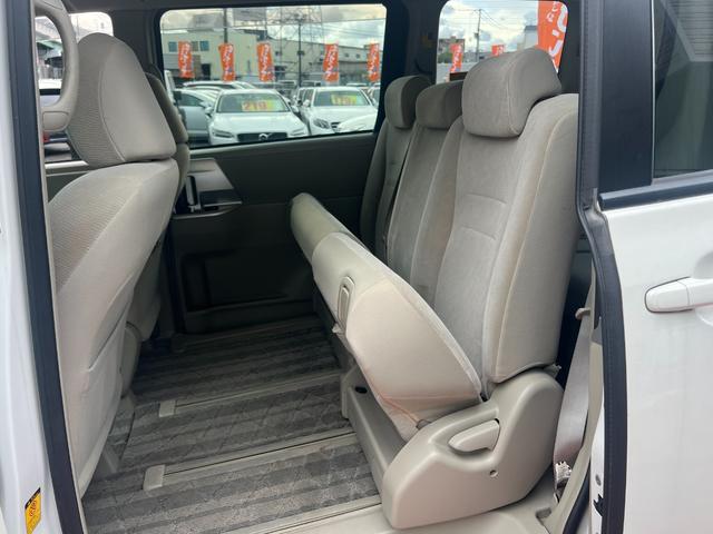 ノア X スペシャルエディション 両側電動スライドドア FRコーナーセンサー フリップダウンモニター 純正ナビ Bluetooth バックカメラ ETC プッシュスタート スマートキー 3列シート 社外15インチアルミ 8人乗り(33枚目)