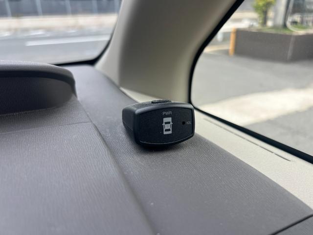 ノア X スペシャルエディション 両側電動スライドドア FRコーナーセンサー フリップダウンモニター 純正ナビ Bluetooth バックカメラ ETC プッシュスタート スマートキー 3列シート 社外15インチアルミ 8人乗り(57枚目)