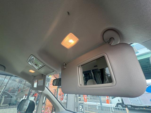 ノア X スペシャルエディション 両側電動スライドドア FRコーナーセンサー フリップダウンモニター 純正ナビ Bluetooth バックカメラ ETC プッシュスタート スマートキー 3列シート 社外15インチアルミ 8人乗り(65枚目)