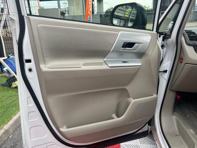 ノア X スペシャルエディション 両側電動スライドドア FRコーナーセンサー フリップダウンモニター 純正ナビ Bluetooth バックカメラ ETC プッシュスタート スマートキー 3列シート 社外15インチアルミ 8人乗り(67枚目)