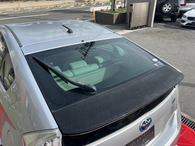 プリウス Ｓ　ＬＥＤエディション　メモリーナビ　地デジＴＶ　ＥＴＣ　ＬＥＤ　純正１５インチアルミ　ステアリングスイッチ　スマートキー　プッシュスタート　電格ミラー　トノカバー　ウィンカーミラー　フォグランプ　ヘッドライトウォッシャー（17枚目）