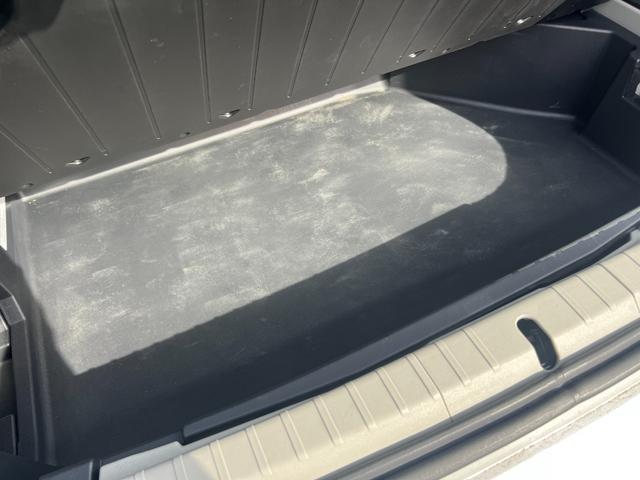 プリウス Ｓ　ＬＥＤエディション　メモリーナビ　地デジＴＶ　ＥＴＣ　ＬＥＤ　純正１５インチアルミ　ステアリングスイッチ　スマートキー　プッシュスタート　電格ミラー　トノカバー　ウィンカーミラー　フォグランプ　ヘッドライトウォッシャー（32枚目）