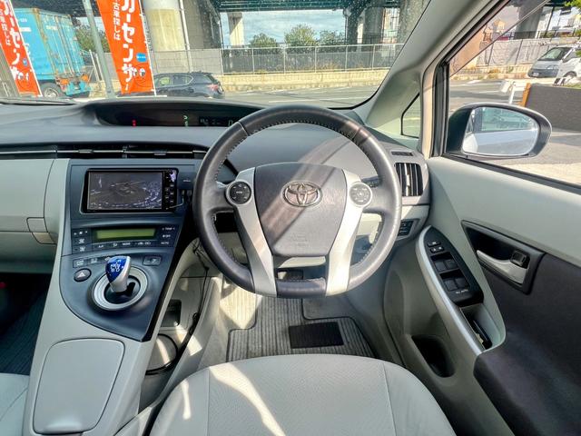 プリウス Ｓ　ＬＥＤエディション　メモリーナビ　地デジＴＶ　ＥＴＣ　ＬＥＤ　純正１５インチアルミ　ステアリングスイッチ　スマートキー　プッシュスタート　電格ミラー　トノカバー　ウィンカーミラー　フォグランプ　ヘッドライトウォッシャー（35枚目）