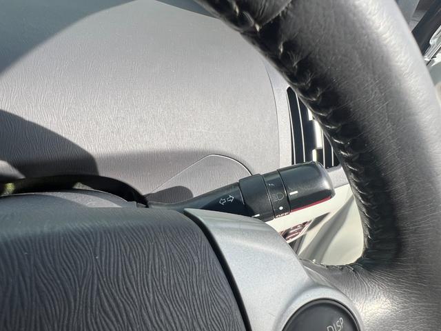 プリウス Ｓ　ＬＥＤエディション　メモリーナビ　地デジＴＶ　ＥＴＣ　ＬＥＤ　純正１５インチアルミ　ステアリングスイッチ　スマートキー　プッシュスタート　電格ミラー　トノカバー　ウィンカーミラー　フォグランプ　ヘッドライトウォッシャー（45枚目）