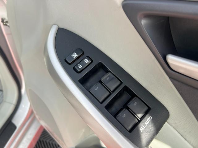 プリウス Ｓ　ＬＥＤエディション　メモリーナビ　地デジＴＶ　ＥＴＣ　ＬＥＤ　純正１５インチアルミ　ステアリングスイッチ　スマートキー　プッシュスタート　電格ミラー　トノカバー　ウィンカーミラー　フォグランプ　ヘッドライトウォッシャー（49枚目）