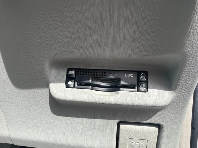 プリウス Ｓ　ＬＥＤエディション　メモリーナビ　地デジＴＶ　ＥＴＣ　ＬＥＤ　純正１５インチアルミ　ステアリングスイッチ　スマートキー　プッシュスタート　電格ミラー　トノカバー　ウィンカーミラー　フォグランプ　ヘッドライトウォッシャー（50枚目）