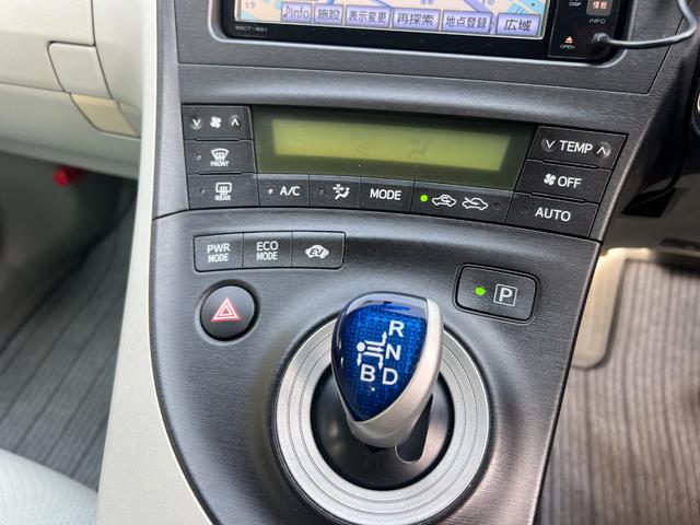 プリウス Ｓ　ＬＥＤエディション　メモリーナビ　地デジＴＶ　ＥＴＣ　ＬＥＤ　純正１５インチアルミ　ステアリングスイッチ　スマートキー　プッシュスタート　電格ミラー　トノカバー　ウィンカーミラー　フォグランプ　ヘッドライトウォッシャー（52枚目）