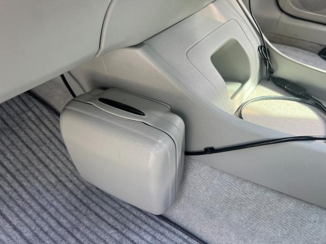 プリウス Ｓ　ＬＥＤエディション　メモリーナビ　地デジＴＶ　ＥＴＣ　ＬＥＤ　純正１５インチアルミ　ステアリングスイッチ　スマートキー　プッシュスタート　電格ミラー　トノカバー　ウィンカーミラー　フォグランプ　ヘッドライトウォッシャー（59枚目）