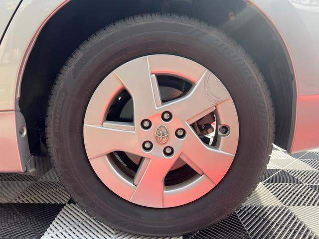 プリウス Ｓ　ＬＥＤエディション　メモリーナビ　地デジＴＶ　ＥＴＣ　ＬＥＤ　純正１５インチアルミ　ステアリングスイッチ　スマートキー　プッシュスタート　電格ミラー　トノカバー　ウィンカーミラー　フォグランプ　ヘッドライトウォッシャー（65枚目）