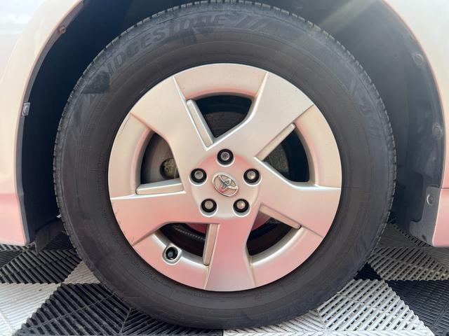 プリウス Ｓ　ＬＥＤエディション　メモリーナビ　地デジＴＶ　ＥＴＣ　ＬＥＤ　純正１５インチアルミ　ステアリングスイッチ　スマートキー　プッシュスタート　電格ミラー　トノカバー　ウィンカーミラー　フォグランプ　ヘッドライトウォッシャー（66枚目）