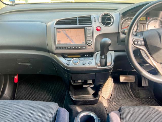 ストリーム X特別仕様車 HDDナビエディション HDDインターナビ バックカメラ ETC デジタルインナーミラー 3列シート 7人乗り スマートキー ステアリングスイッチ オートライト 社外15インチアルミ 電格ミラー HIDヘッドライト(38枚目)