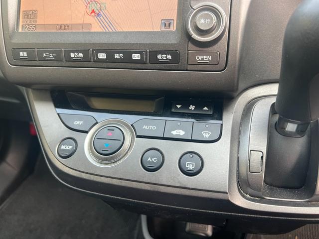 ストリーム X特別仕様車 HDDナビエディション HDDインターナビ バックカメラ ETC デジタルインナーミラー 3列シート 7人乗り スマートキー ステアリングスイッチ オートライト 社外15インチアルミ 電格ミラー HIDヘッドライト(50枚目)