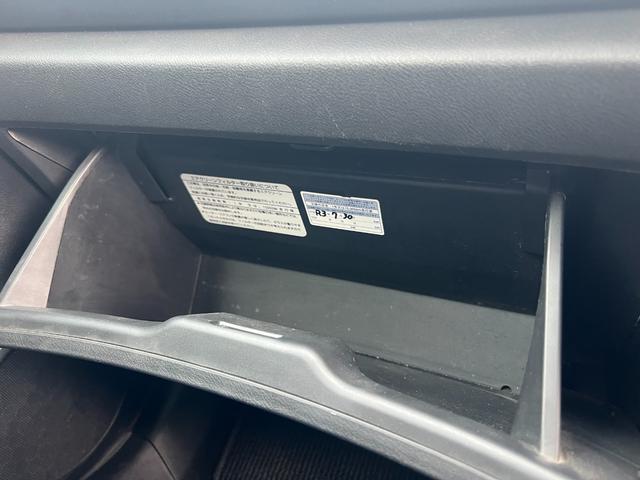 ストリーム X特別仕様車 HDDナビエディション HDDインターナビ バックカメラ ETC デジタルインナーミラー 3列シート 7人乗り スマートキー ステアリングスイッチ オートライト 社外15インチアルミ 電格ミラー HIDヘッドライト(56枚目)