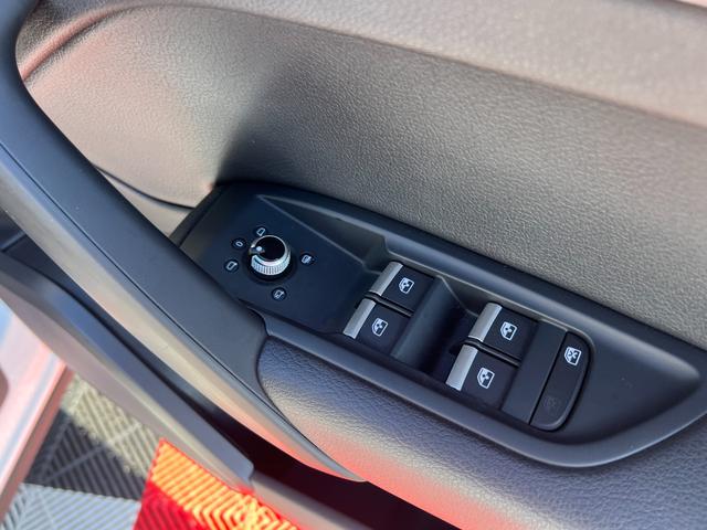 すべてのパワーウィンドウがワンタッチで開閉可能です！お気軽にお問合せください！ＴＥＬ：０６−６８２９−２７８９　公式ＬＩＮＥ：＠１８８ｒｋｘｙｇ