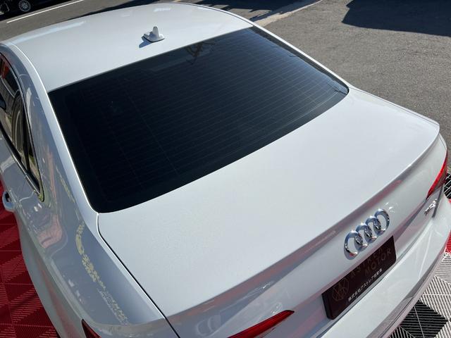 Ａ４ ２．０ＴＦＳＩスポーツ　メーカーナビ　Ｂｌｕｅｔｏｏｔｈ　フルセグＴＶ　バックカメラ　ＥＴＣ　シートヒーター　前席パワーシート　クルコン　ＦＲコーナーセンサー　レーンキープ　プッシュスタート　スマートキー　パドルシフト（17枚目）