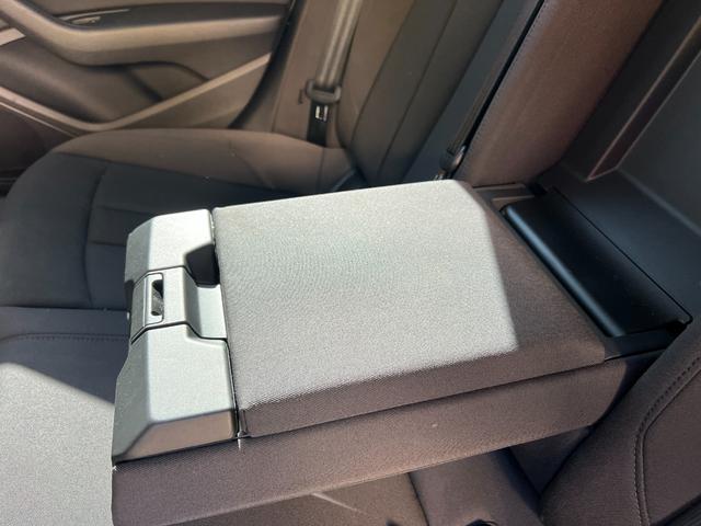 Ａ４ ２．０ＴＦＳＩスポーツ　メーカーナビ　Ｂｌｕｅｔｏｏｔｈ　フルセグＴＶ　バックカメラ　ＥＴＣ　シートヒーター　前席パワーシート　クルコン　ＦＲコーナーセンサー　レーンキープ　プッシュスタート　スマートキー　パドルシフト（29枚目）