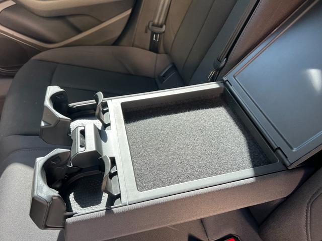 Ａ４ ２．０ＴＦＳＩスポーツ　メーカーナビ　Ｂｌｕｅｔｏｏｔｈ　フルセグＴＶ　バックカメラ　ＥＴＣ　シートヒーター　前席パワーシート　クルコン　ＦＲコーナーセンサー　レーンキープ　プッシュスタート　スマートキー　パドルシフト（30枚目）