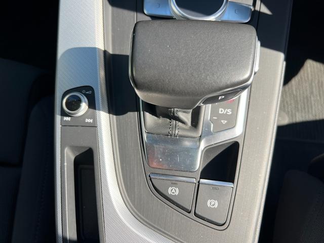 Ａ４ ２．０ＴＦＳＩスポーツ　メーカーナビ　Ｂｌｕｅｔｏｏｔｈ　フルセグＴＶ　バックカメラ　ＥＴＣ　シートヒーター　前席パワーシート　クルコン　ＦＲコーナーセンサー　レーンキープ　プッシュスタート　スマートキー　パドルシフト（54枚目）