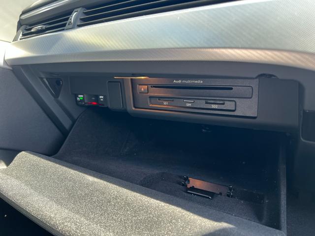 Ａ４ ２．０ＴＦＳＩスポーツ　メーカーナビ　Ｂｌｕｅｔｏｏｔｈ　フルセグＴＶ　バックカメラ　ＥＴＣ　シートヒーター　前席パワーシート　クルコン　ＦＲコーナーセンサー　レーンキープ　プッシュスタート　スマートキー　パドルシフト（57枚目）