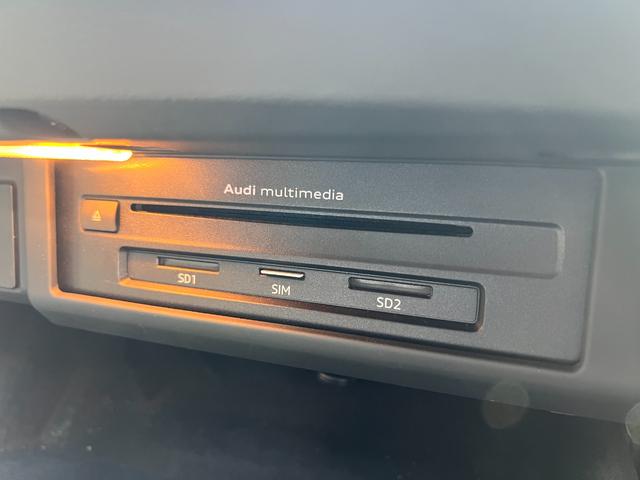 Ａ４ ２．０ＴＦＳＩスポーツ　メーカーナビ　Ｂｌｕｅｔｏｏｔｈ　フルセグＴＶ　バックカメラ　ＥＴＣ　シートヒーター　前席パワーシート　クルコン　ＦＲコーナーセンサー　レーンキープ　プッシュスタート　スマートキー　パドルシフト（59枚目）
