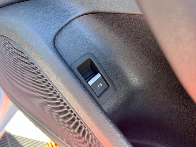 Ａ４ ２．０ＴＦＳＩスポーツ　メーカーナビ　Ｂｌｕｅｔｏｏｔｈ　フルセグＴＶ　バックカメラ　ＥＴＣ　シートヒーター　前席パワーシート　クルコン　ＦＲコーナーセンサー　レーンキープ　プッシュスタート　スマートキー　パドルシフト（63枚目）